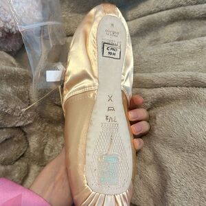 New Freed of London pointe shoes c pro 90 H